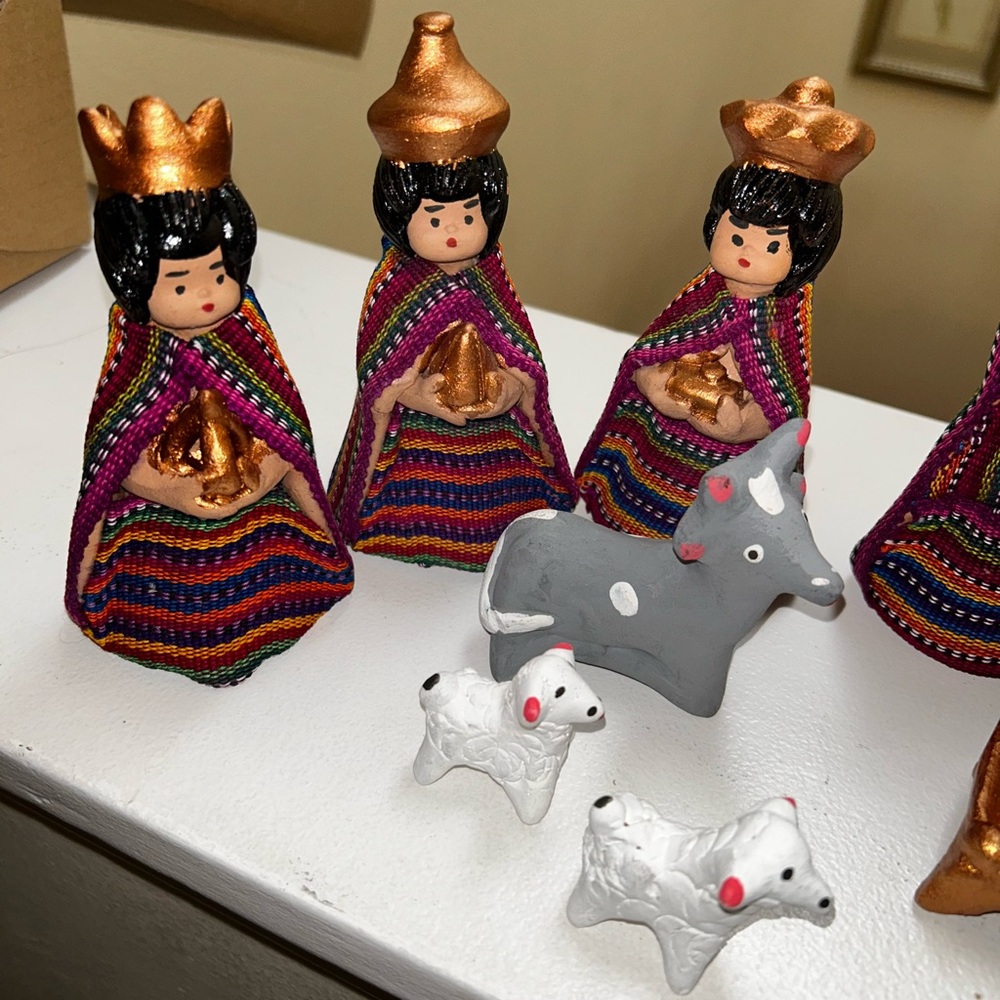 Colorful Handcrafted Clay Guatemalan Nativity Figurine Set - Picture 5 of 7